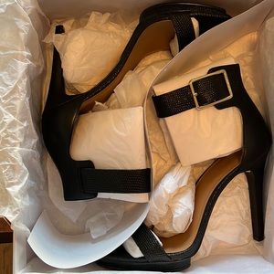 Calvin Klein 4.5 inch heel sandals NIB